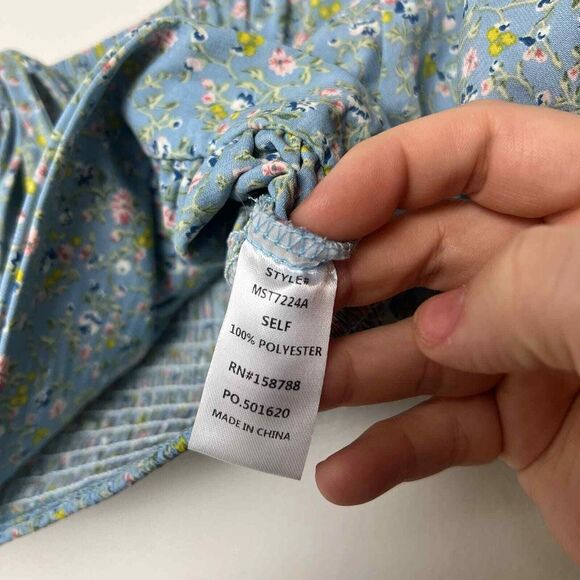 Mable Blue Floral Off the Shoulder Crop Top Smocked Boho Size L - Picture 4 of 5